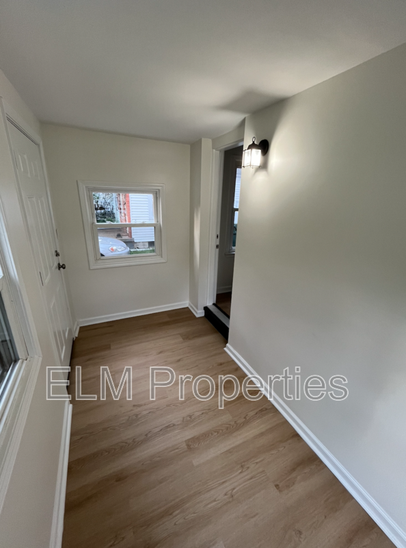 474 S Weyant Ave - Photo 5 of 9