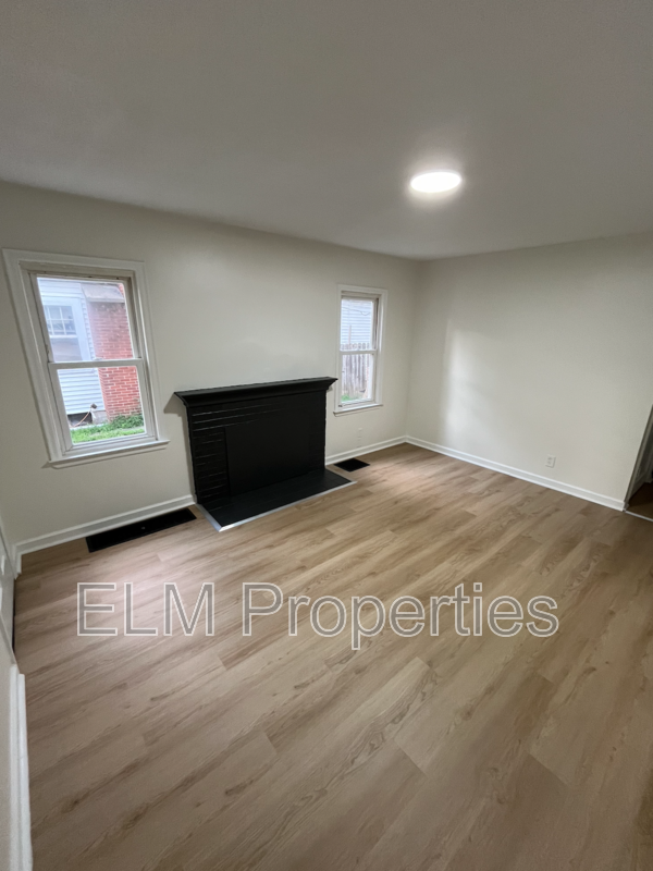 474 S Weyant Ave - Photo 3 of 9