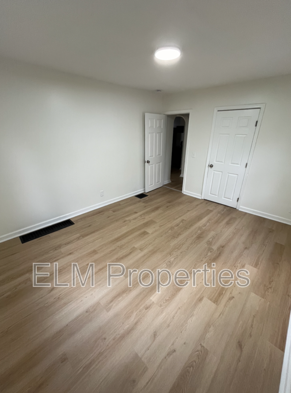 474 S Weyant Ave - Photo 7 of 9