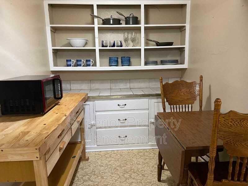 104 W Pershing Blvd #2 - Photo 3 of 8