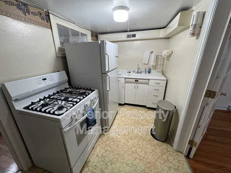 104 W Pershing Blvd #2 - Photo 4 of 8