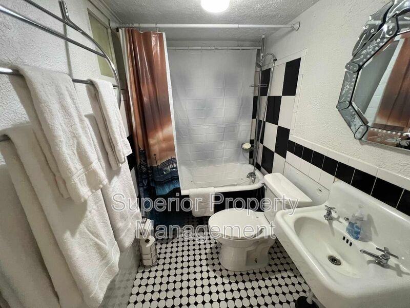 104 W Pershing Blvd #2 - Photo 5 of 8