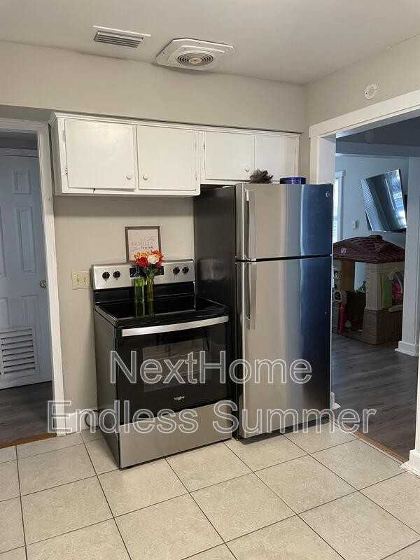 2619 Bywood Rd - Photo 6 of 22