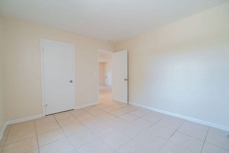 628 8th St - Photo 7 of 13