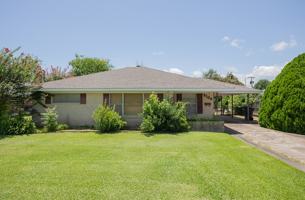 featured image of 2106 Winnie St