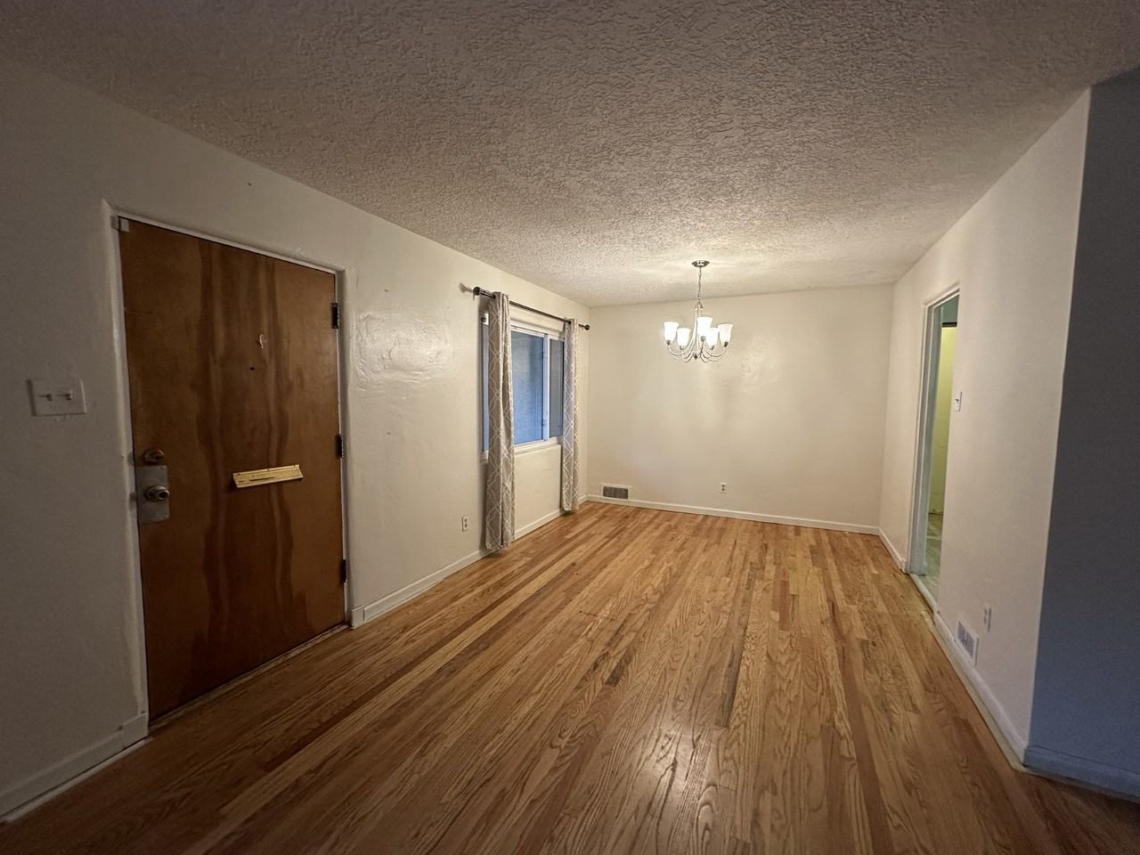 414 Truman St Ne - Photo 3 of 21