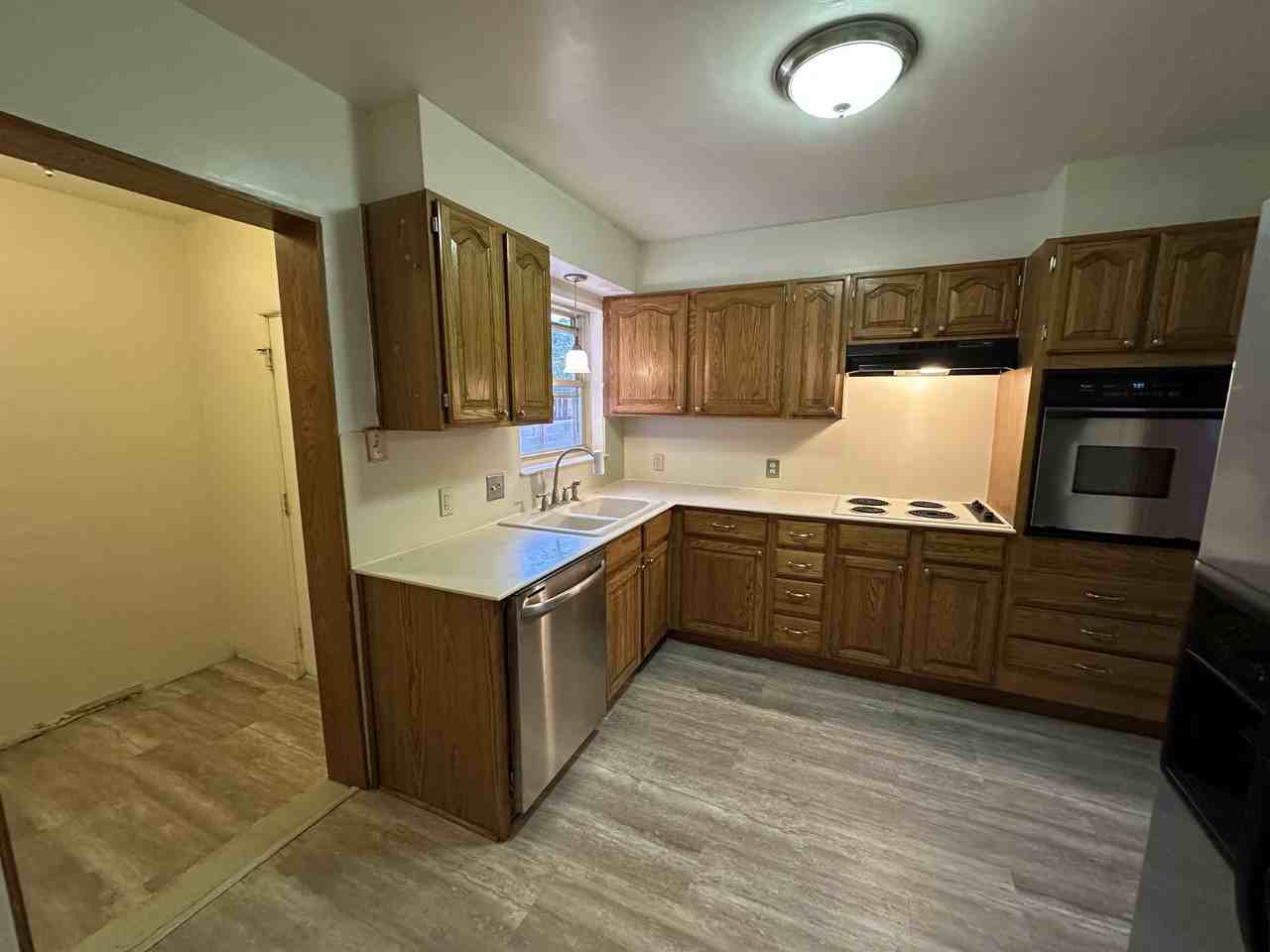 414 Truman St Ne - Photo 5 of 21