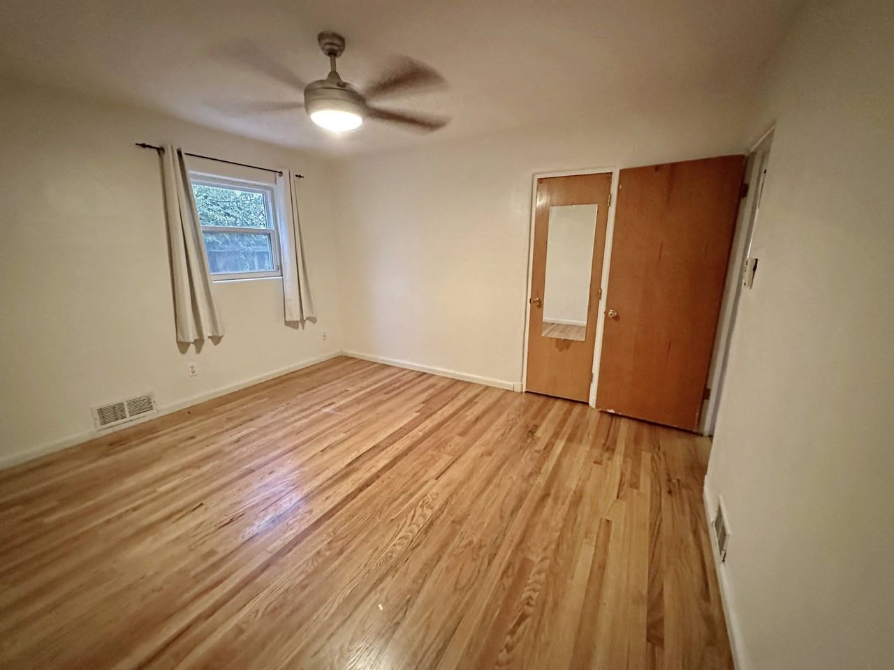 414 Truman St Ne - Photo 2 of 21