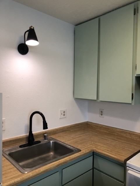 3433 Aztec Rd Ne - Photo 5 of 21