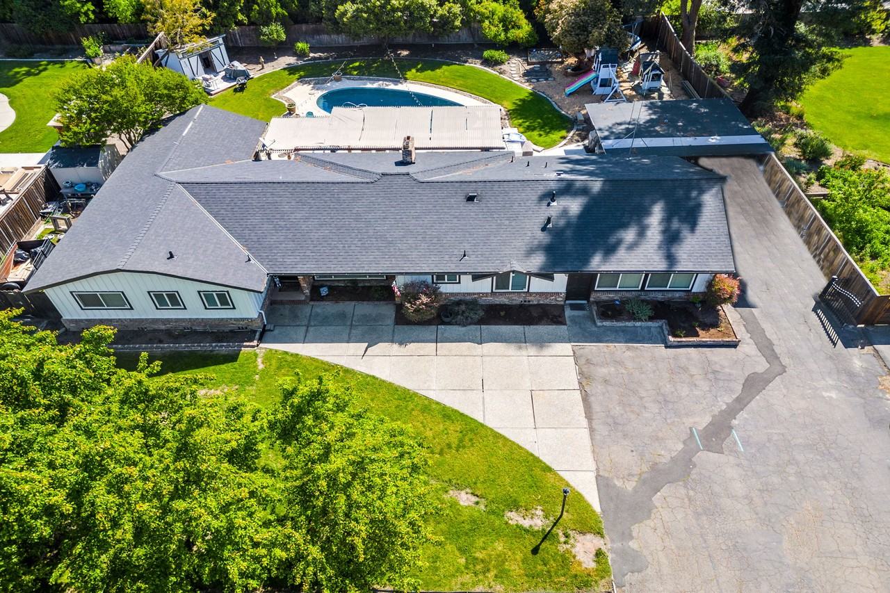 8966 Hilary Ln - Photo 3 of 50