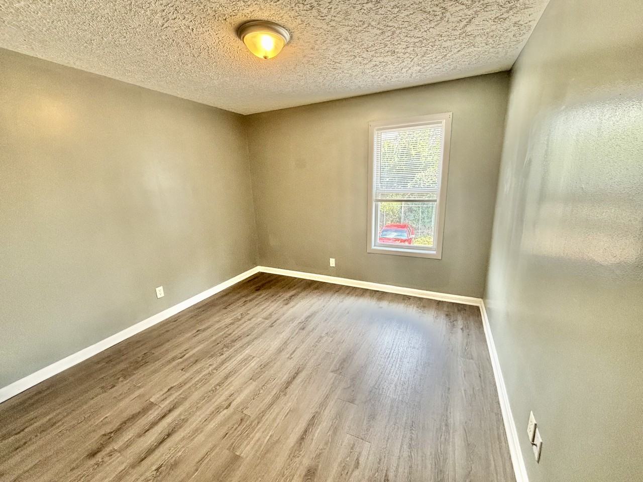 4200 Medallion Ct - Photo 3 of 7