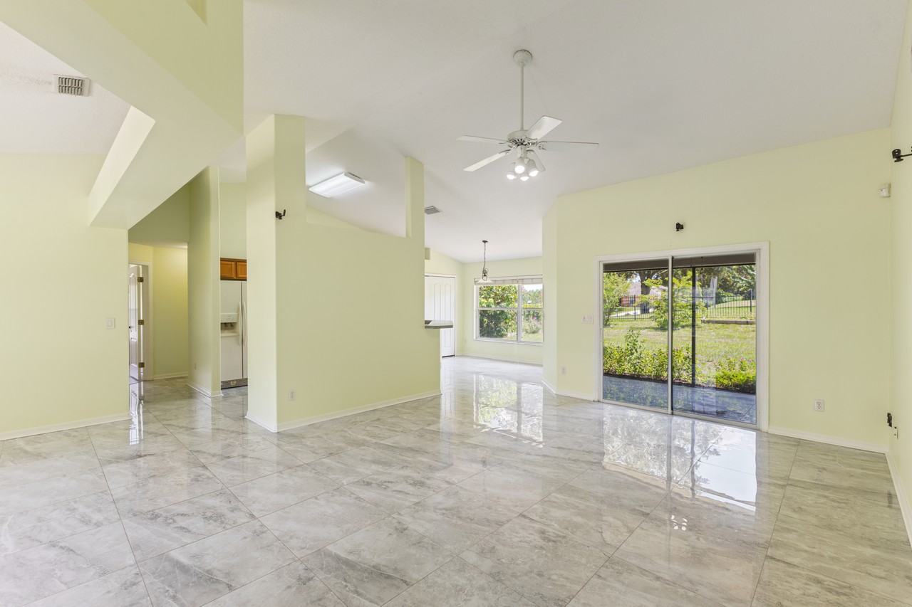 9525 White Sand Ct - Photo 3 of 24