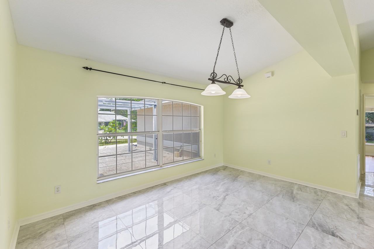 9525 White Sand Ct - Photo 5 of 24