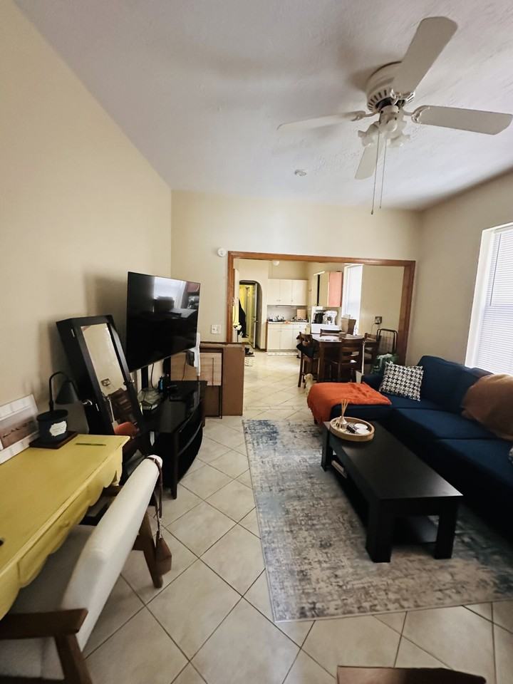47a North Margin & Thacher Street #2R - Photo 4 of 10