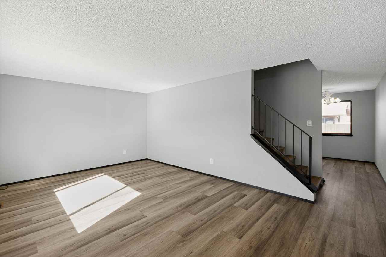 912 Algona Blvd N #A - Photo 5 of 19