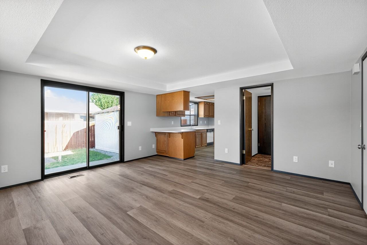 912 Algona Blvd N #A - Photo 6 of 19