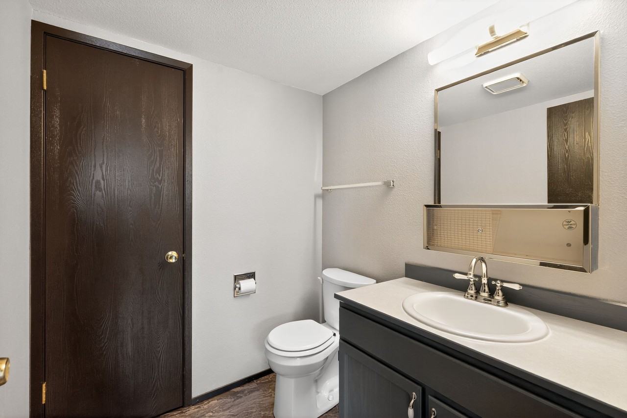 912 Algona Blvd N #A - Photo 7 of 19