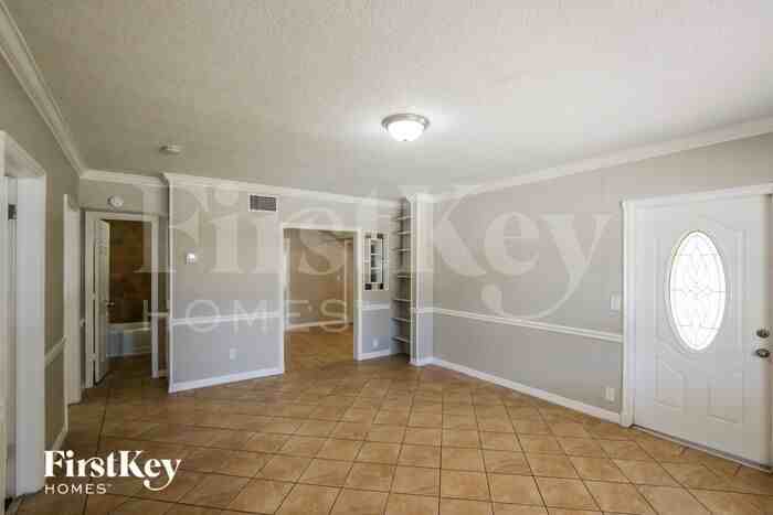 1917 Sw 28th Way - Photo 2 of 16