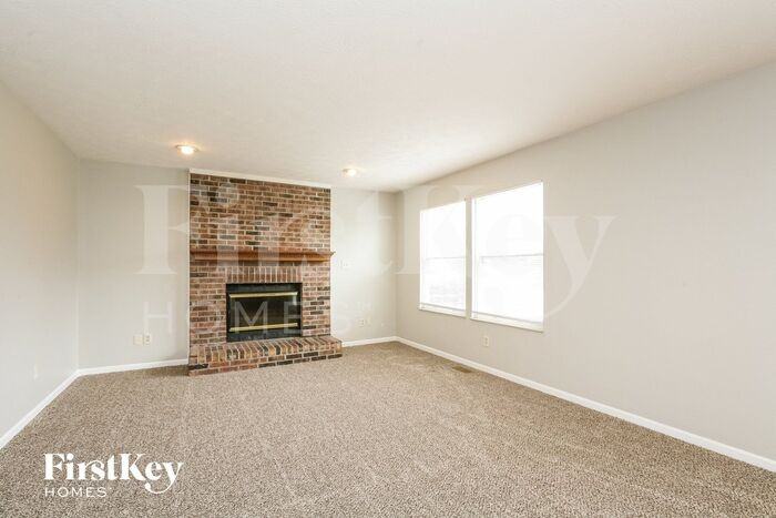 8365 Castle Ridge Ln - Photo 3 of 15
