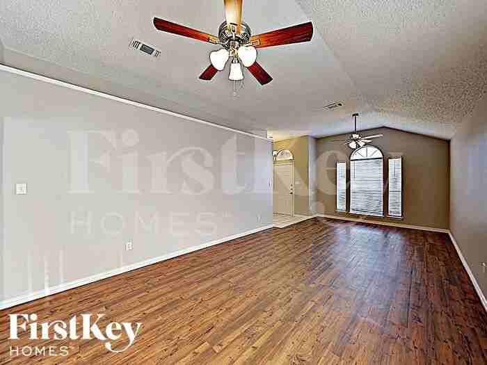 3955 Cypress Gardens Dr - Photo 3 of 16