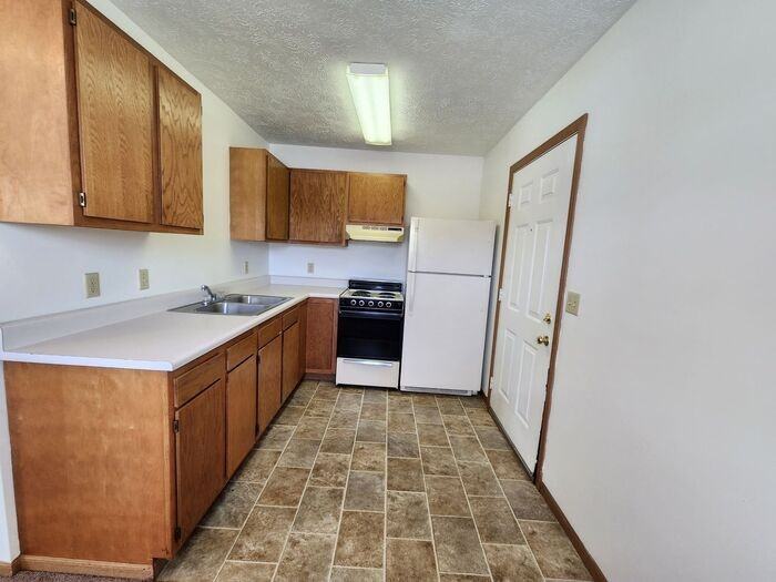 3198 N 19th St - Photo 3 of 7