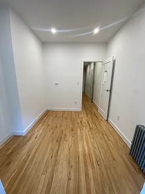 E 9th St #2A - Photo 3 of 8