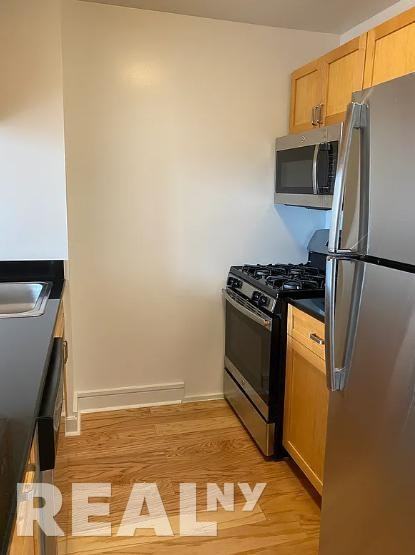 W 96th St #407 - Photo 2 of 4