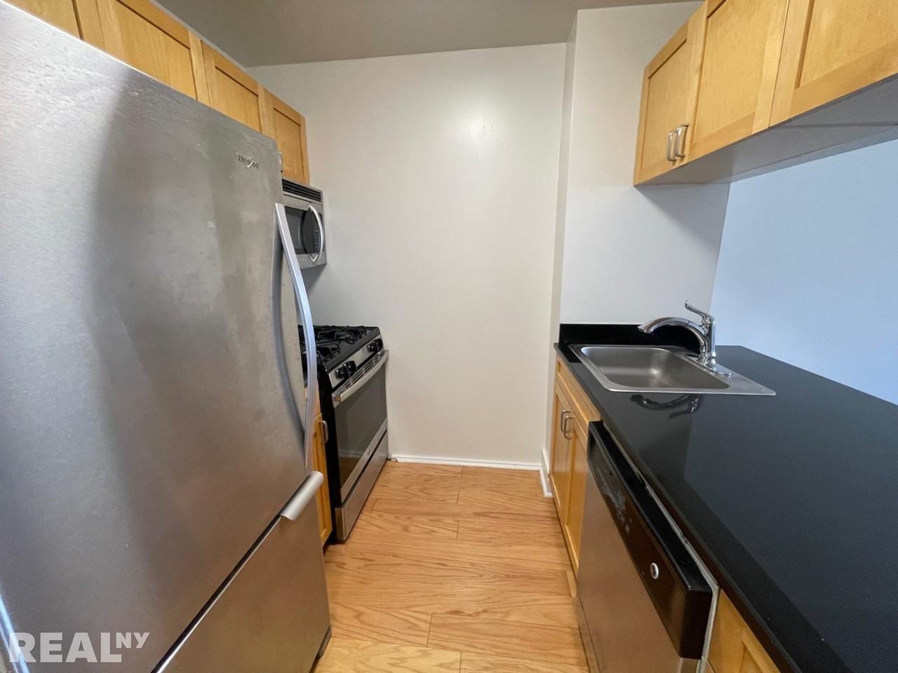 W 96th St #301 - Photo 3 of 8