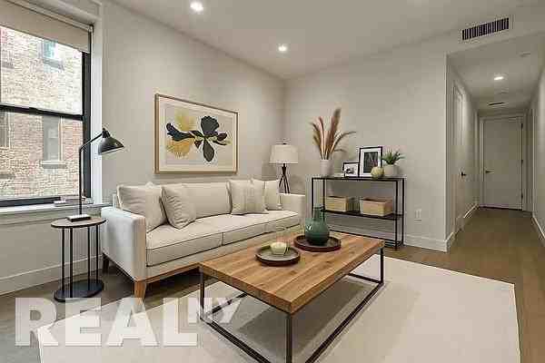 Norfolk St #15 - Photo 2 of 5