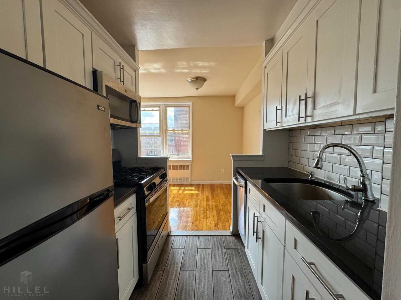 84th Dr #5F - Photo 2 of 8