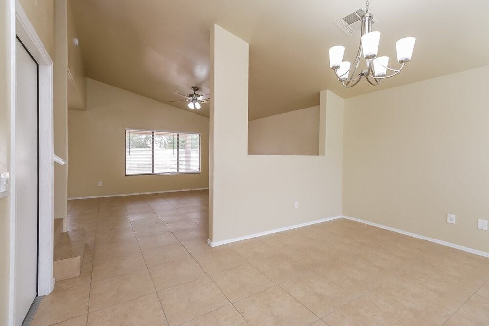 6760 N 77th Ave - Photo 7 of 17