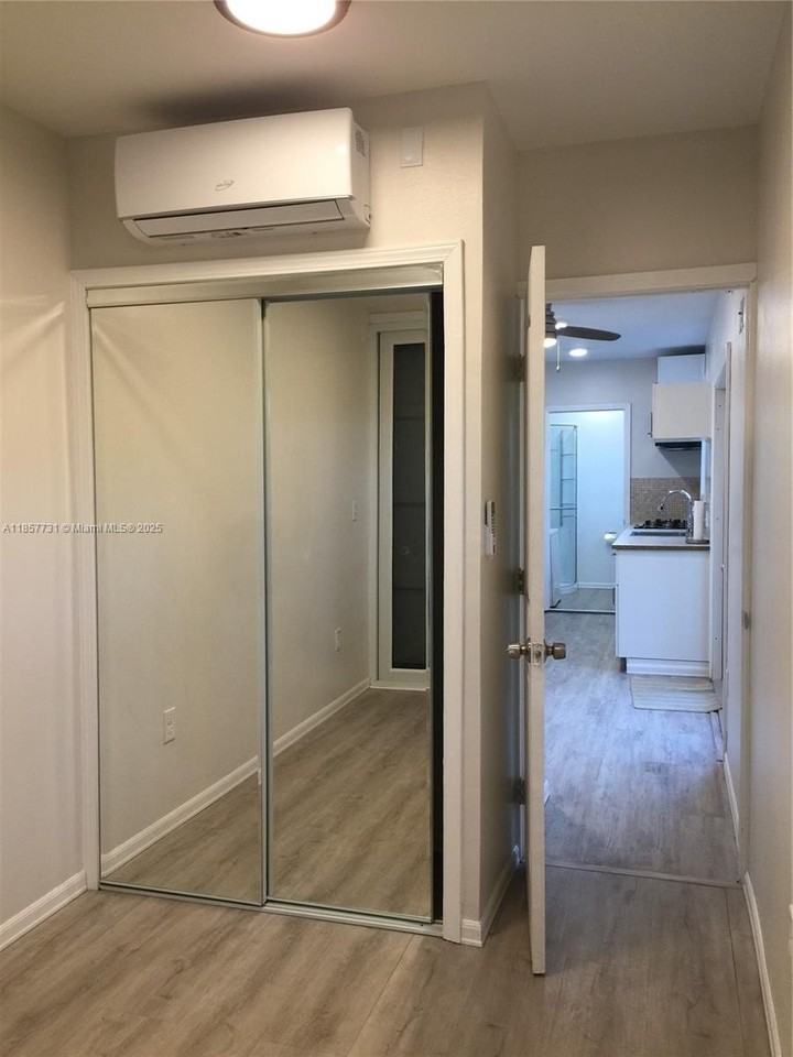 58XX Sw 122nd Ave #3 - Photo 5 of 11