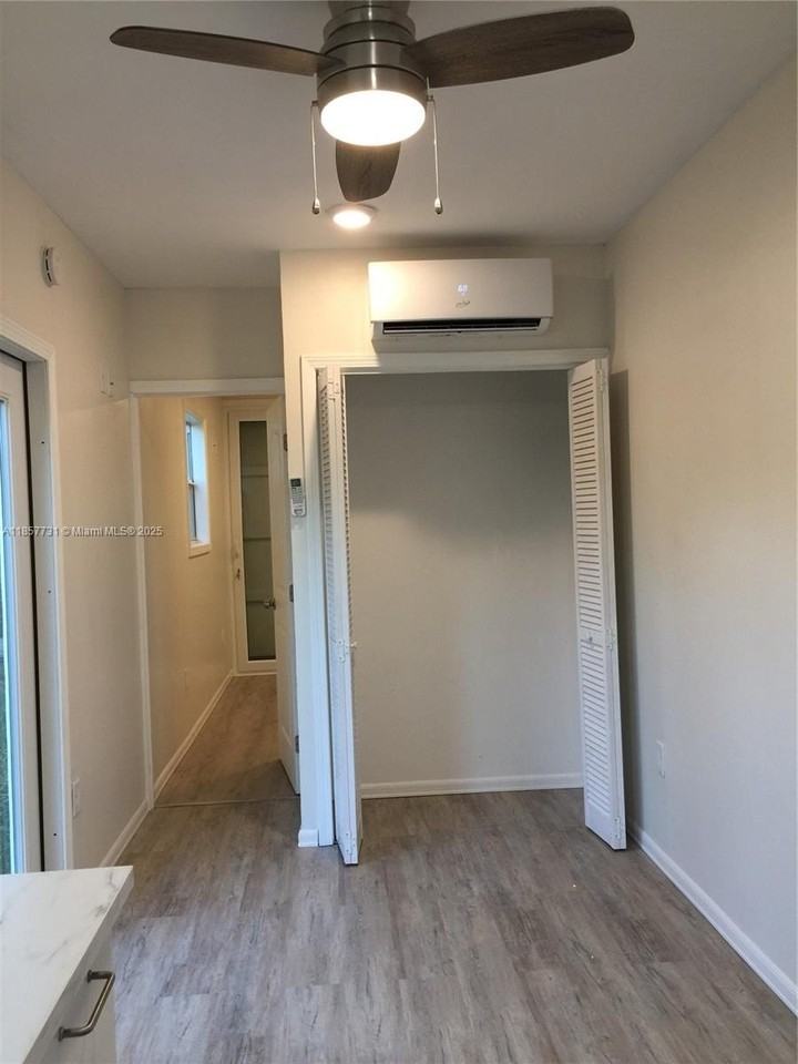 58XX Sw 122nd Ave #3 - Photo 7 of 11