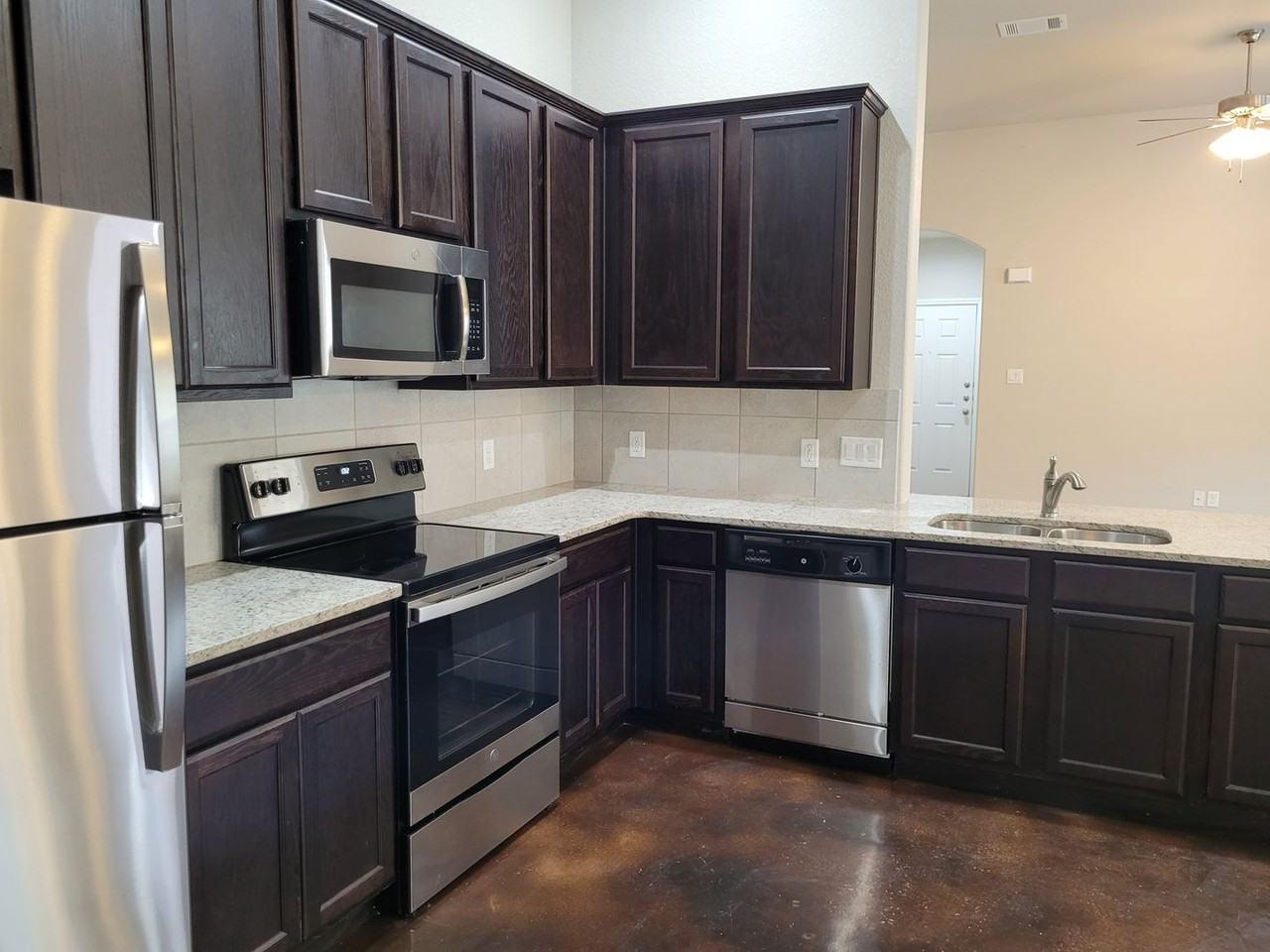 1104 Stanley Way - Photo 2 of 10