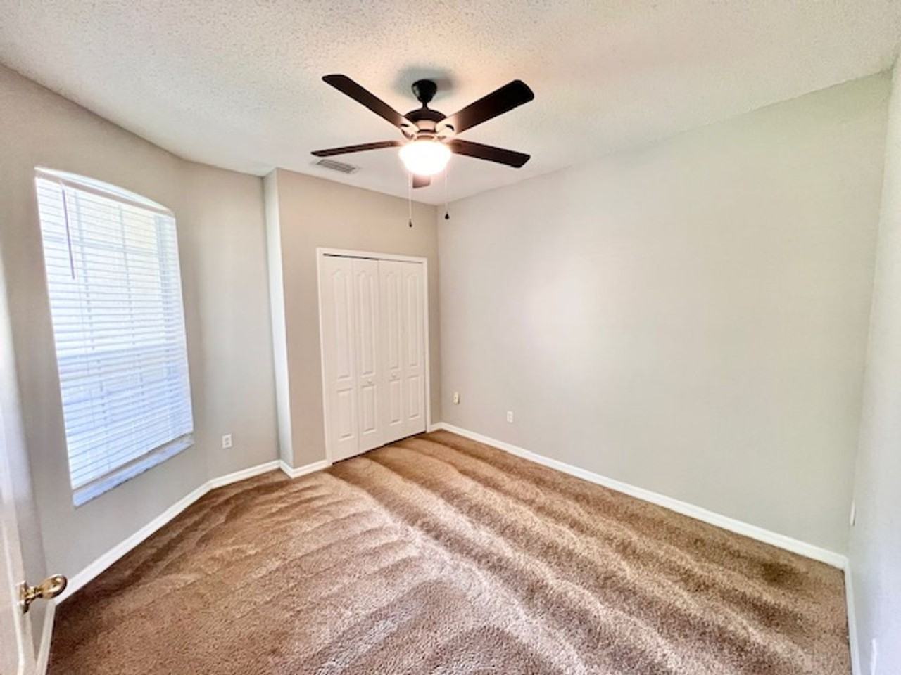 14736 Huntley Dr - Photo 3 of 21