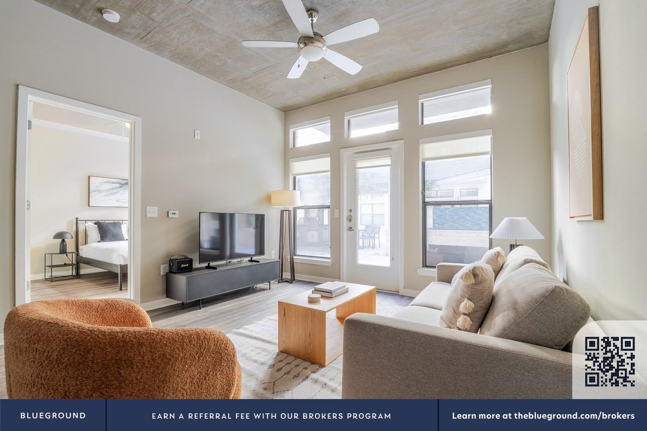 1717 Toomey Rd #331 - Photo 5 of 36