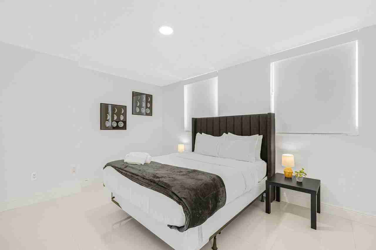 1 Southeast 12th Street - Photo 3 of 35