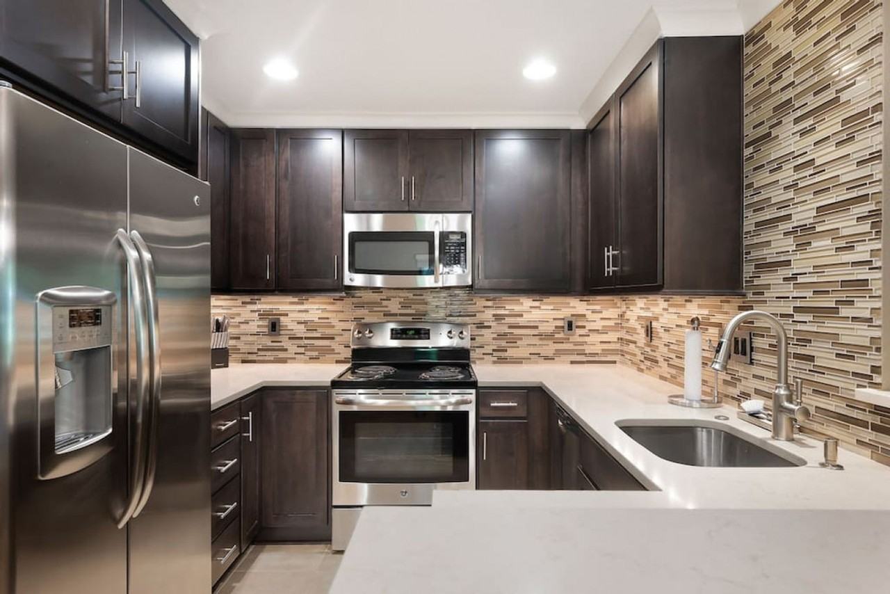 1280 Bellevue Way Northeast #1231216P - Photo 5 of 42