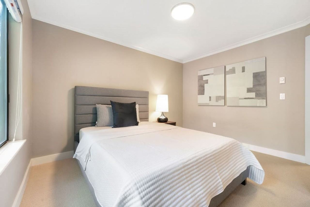 1280 Bellevue Way Northeast #1231216P - Photo 6 of 42