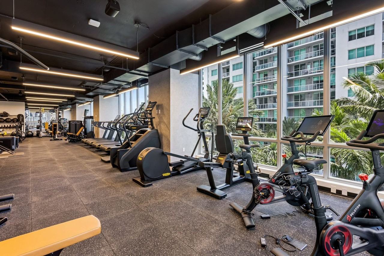 227 Ne 2nd St #1261244P - Photo 5 of 38