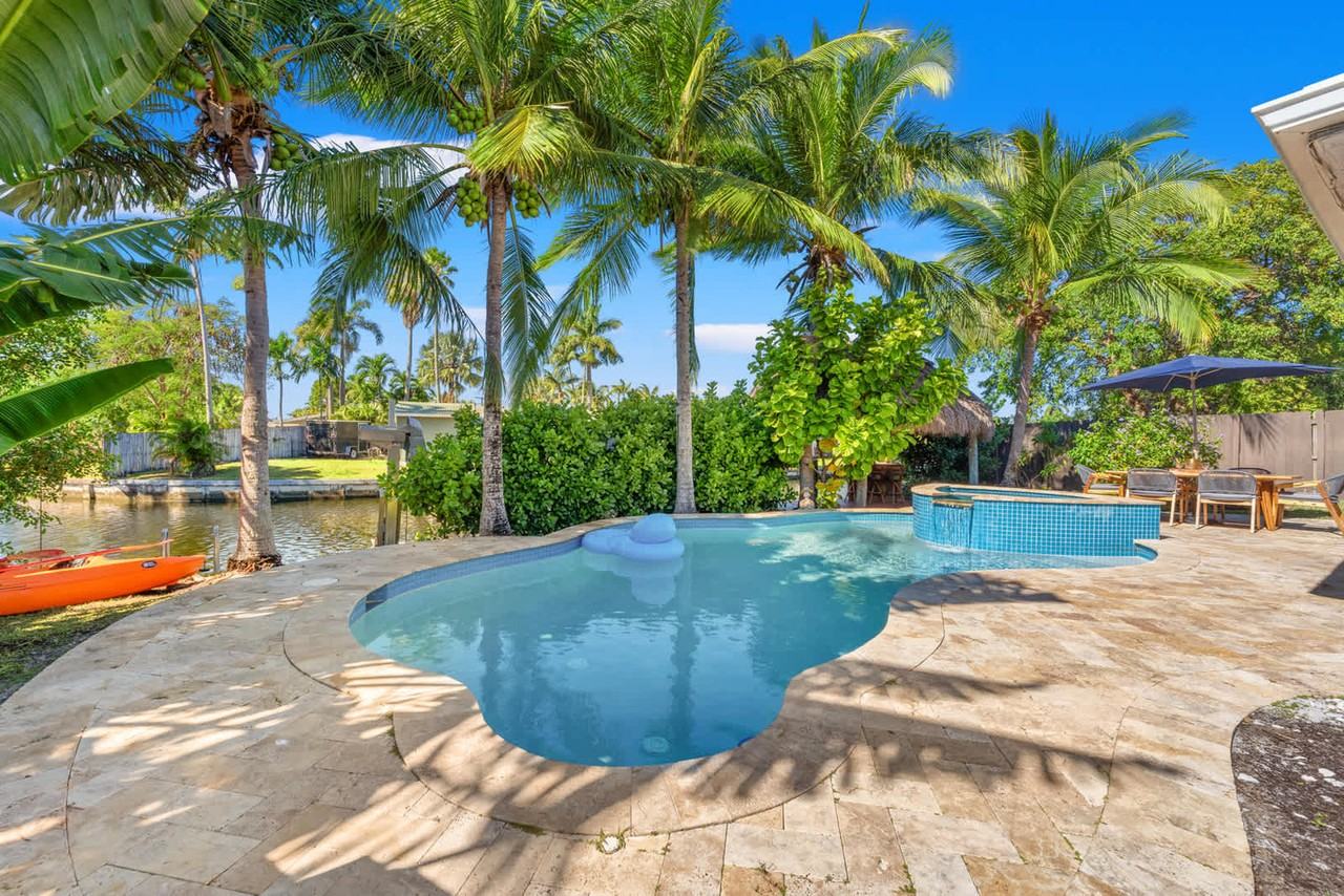 3241 Nw 18th Ave #1261601P - Photo 5 of 47