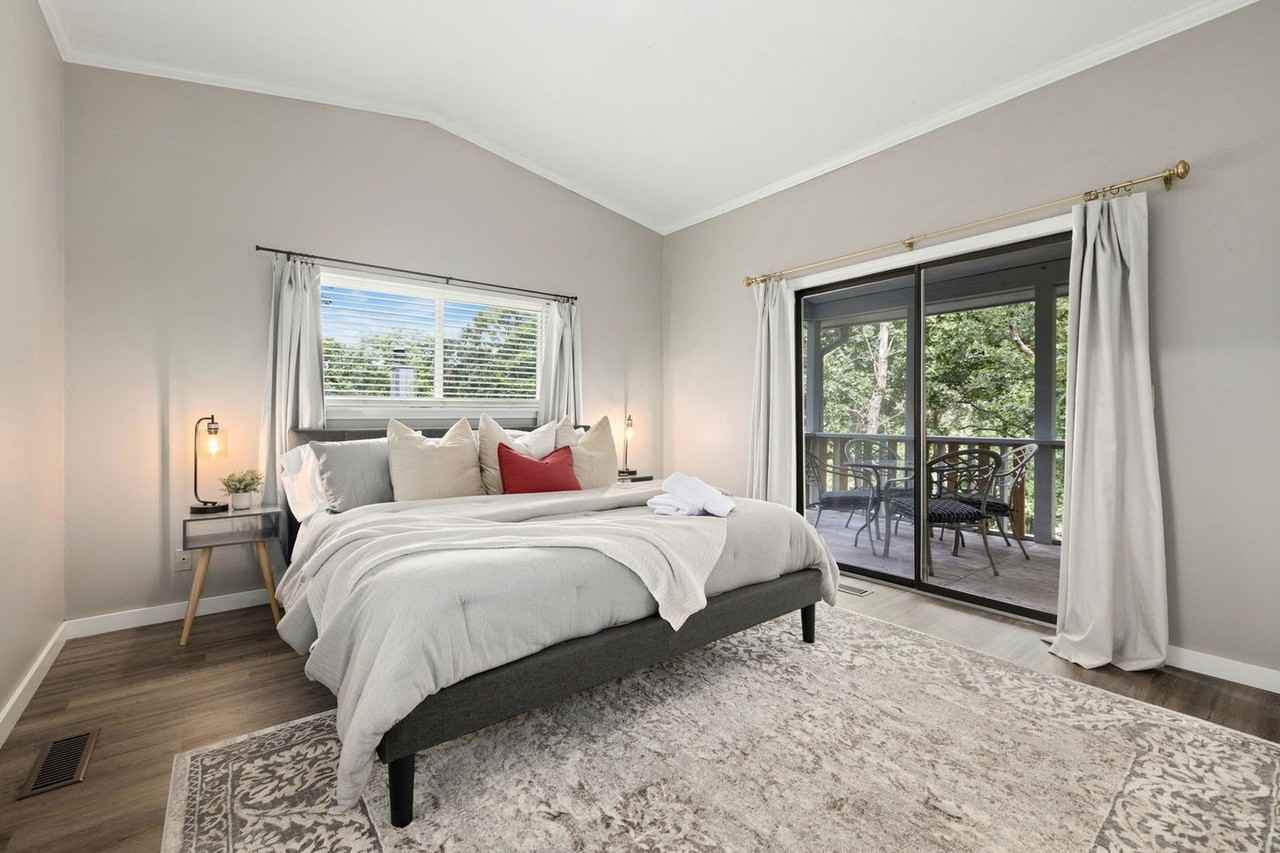 931 N Lewis Ave #1261731P - Photo 4 of 27