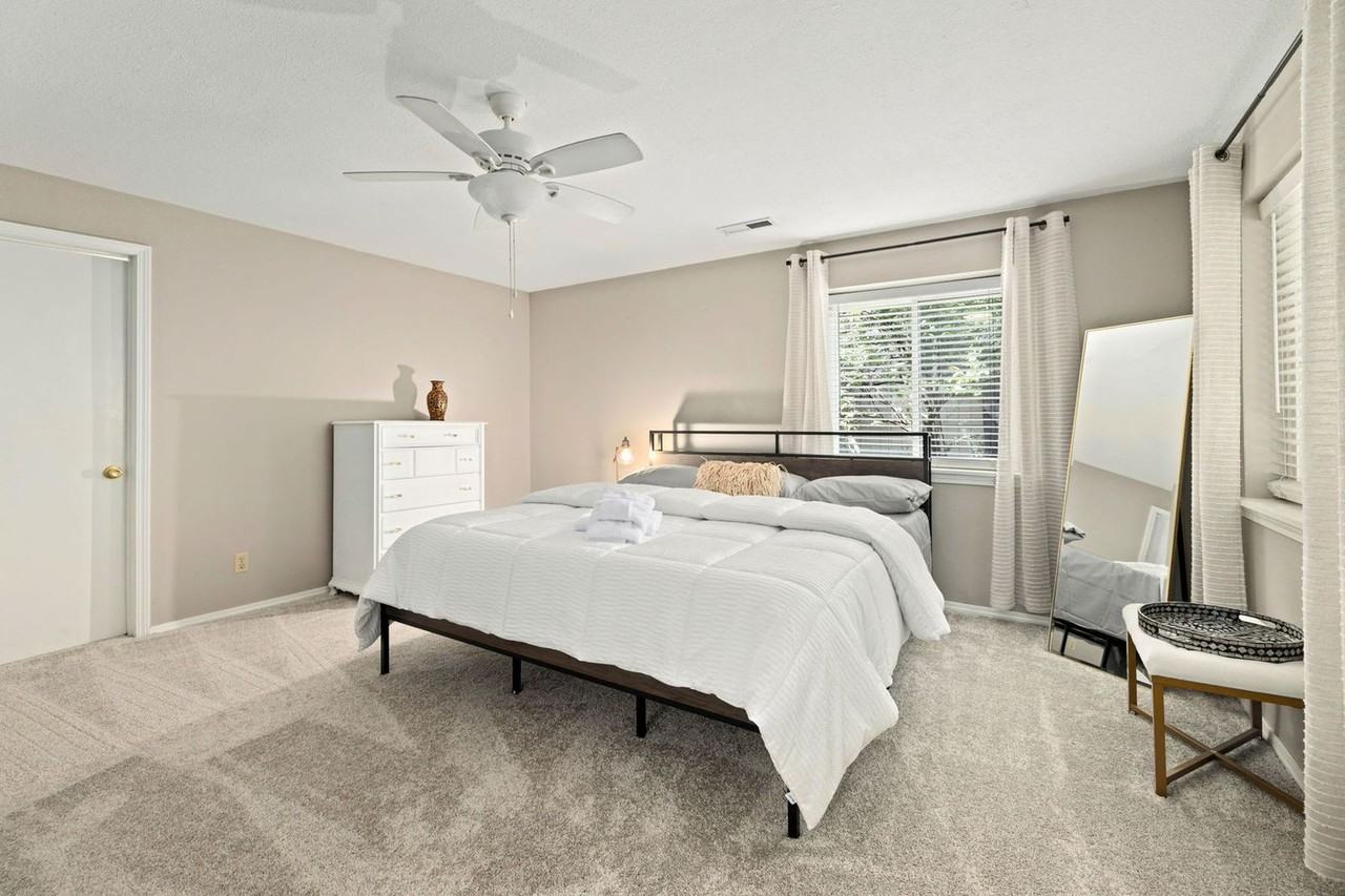 931 N Lewis Ave #1261731P - Photo 5 of 27