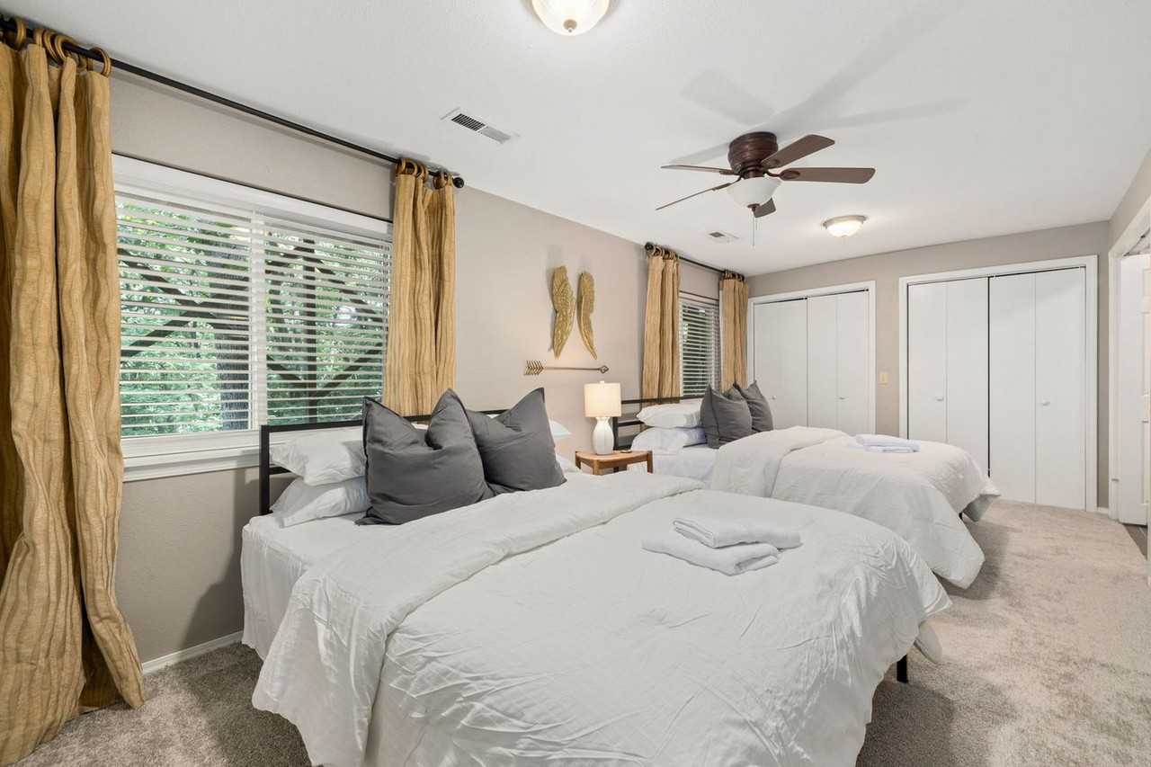 931 N Lewis Ave #1261731P - Photo 6 of 27