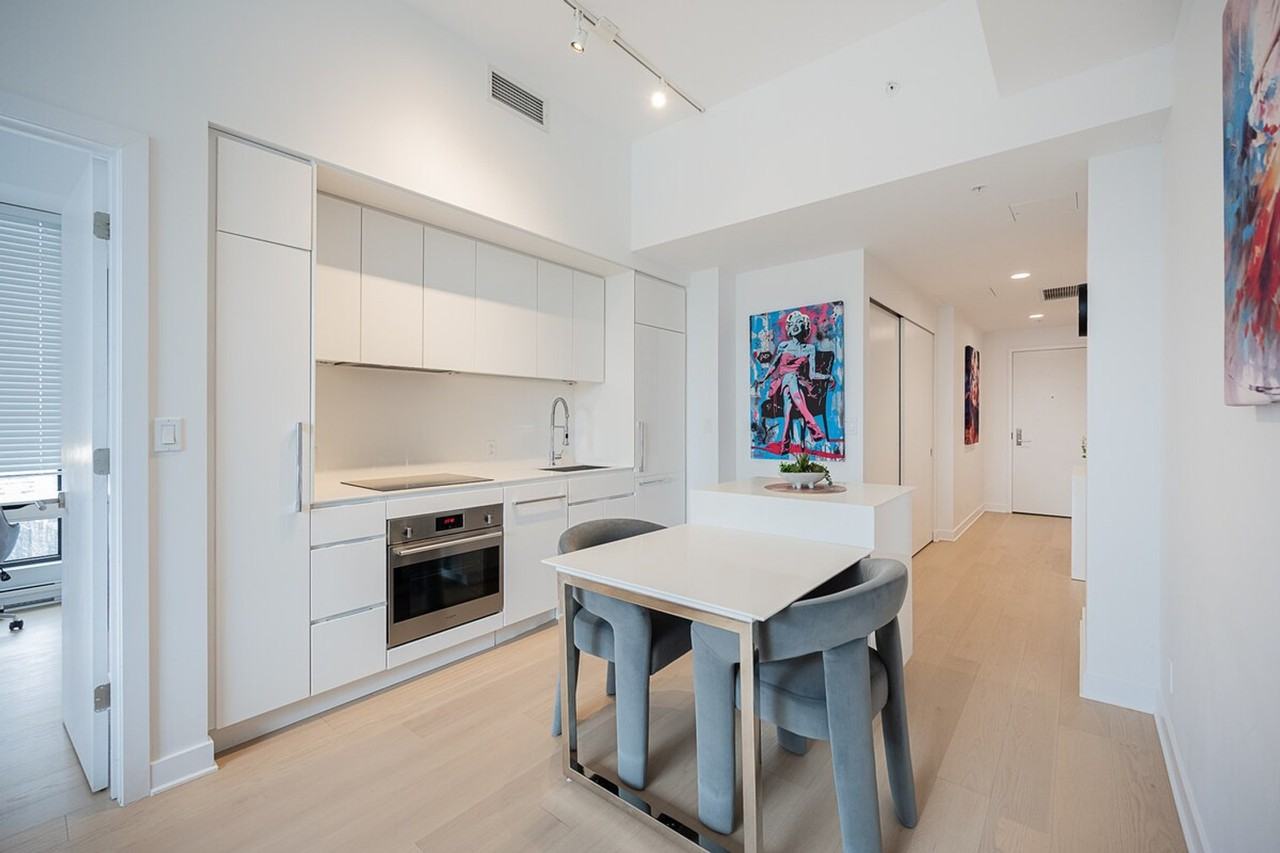 815 Rue De La Montagne #1261851P - Photo 3 of 50