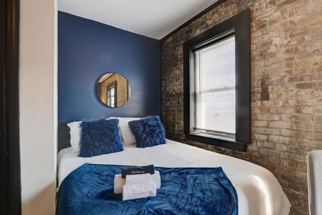 1925 N Prospect Ave #1263079P - Photo 3 of 16