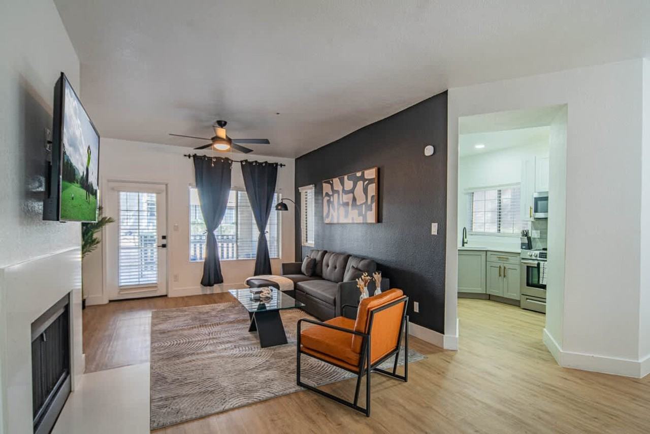 7900 East Princess Drive - Photo 3 of 89