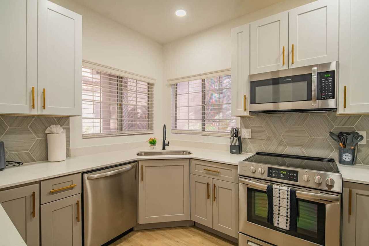 7900 East Princess Drive - Photo 4 of 89