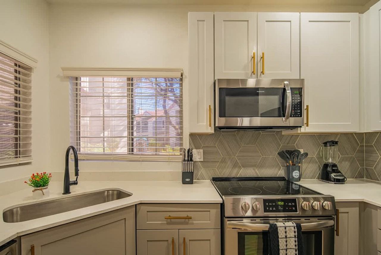 7900 East Princess Drive - Photo 5 of 89