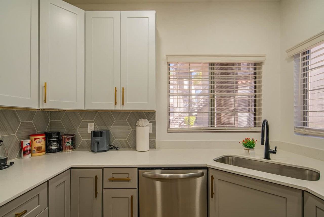 7900 East Princess Drive - Photo 7 of 89